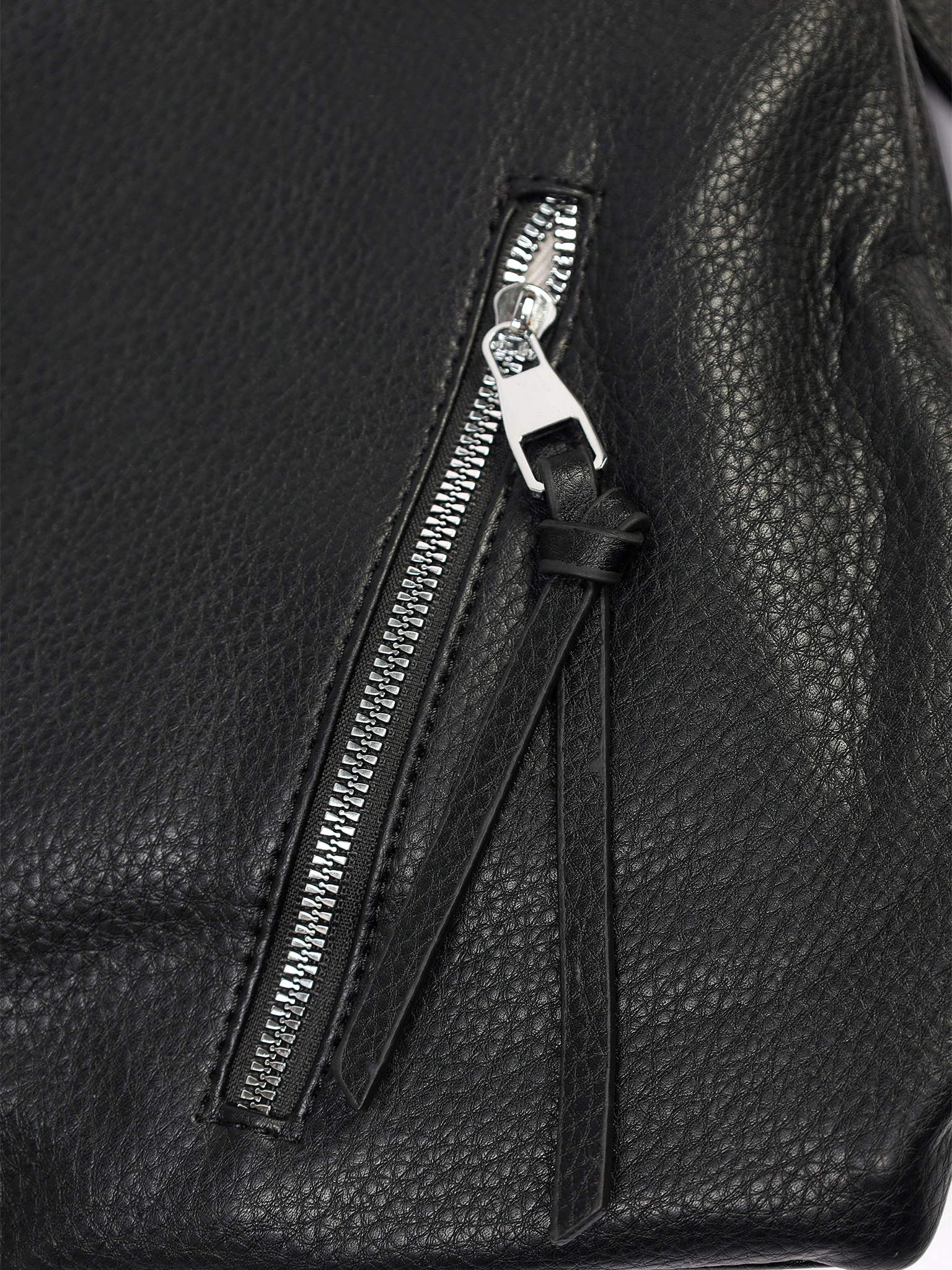 Сумка-шоппер с декоративными цепочками в ассортименте